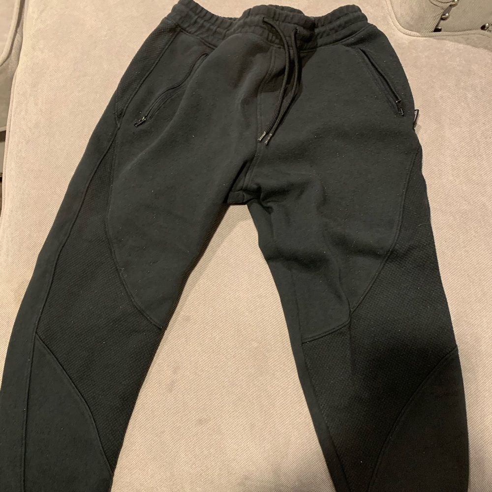 Hollister joggers